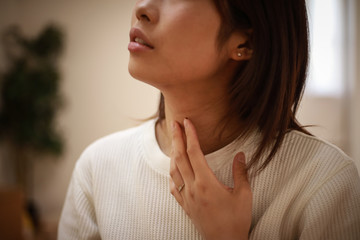 の 違和感 風邪 喉 喉の違和感と痛みの症状は、風邪とは限らない～インフルエンザ予防